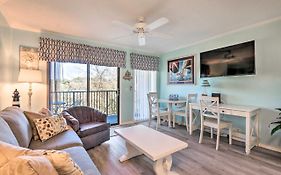 Coastal Condo With Balcony And Luxe Resort Amenities!